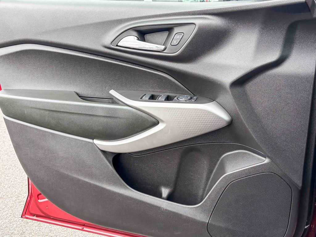 Used 2024 Chevrolet Trax LS image 40