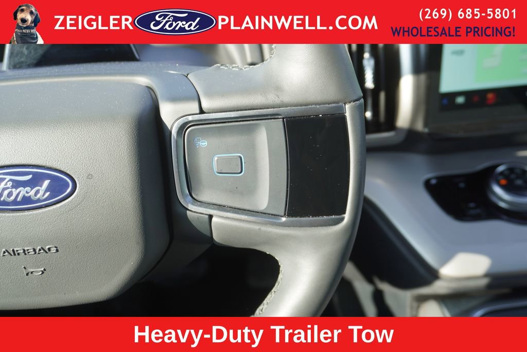 Used 2025 Ford Expedition Active image 35