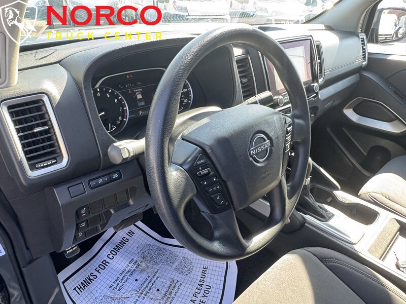 Used 2023 Nissan Frontier SV w/ Technology Package RWD image 17