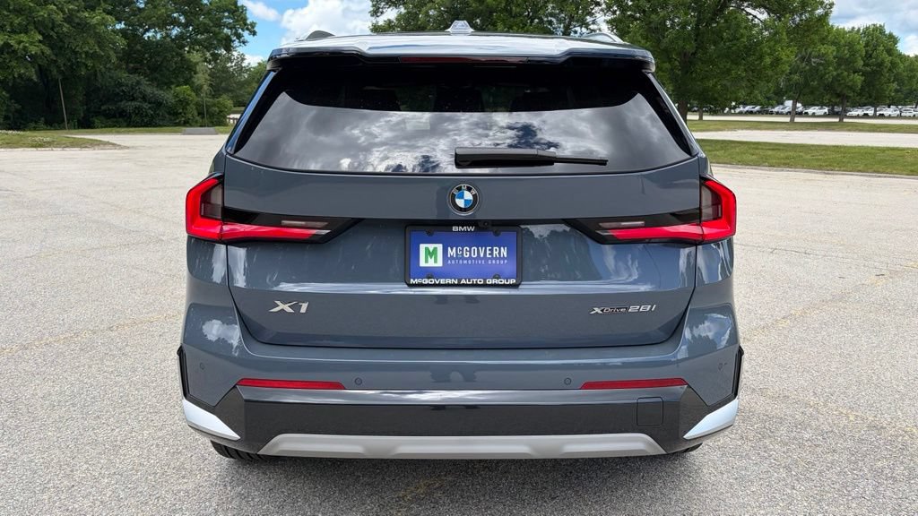 Certified 2025 BMW X1 xDrive28i w/ Technology Package AWD/4WD image 4