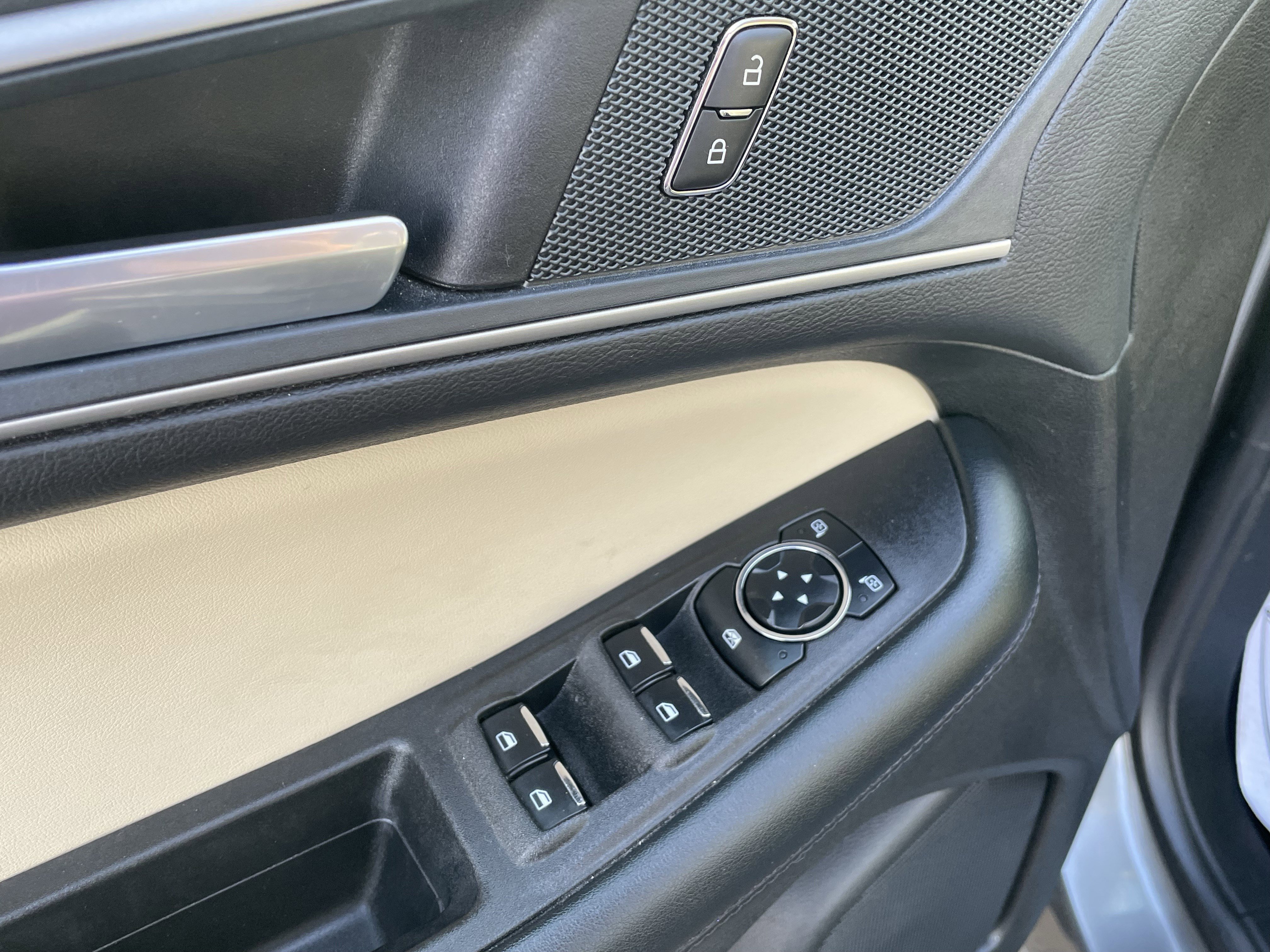 Used 2024 Ford Edge SEL w/ Convenience Package image 14