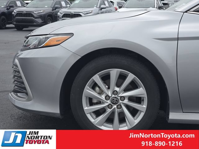 Used 2024 Toyota Camry LE w/ Convenience Package FWD image 9