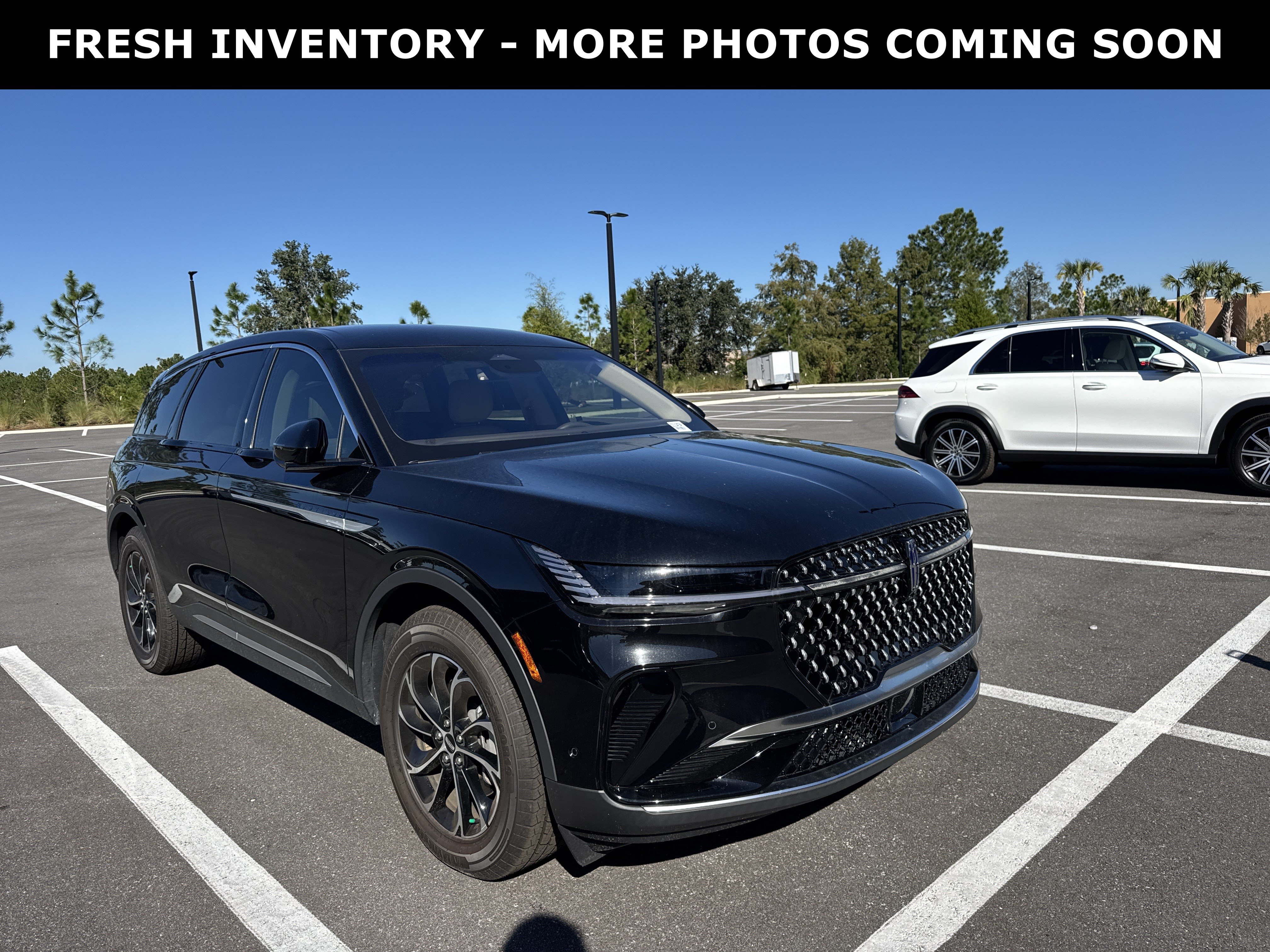 Used 2024 Lincoln Nautilus Premier AWD/4WD image 1