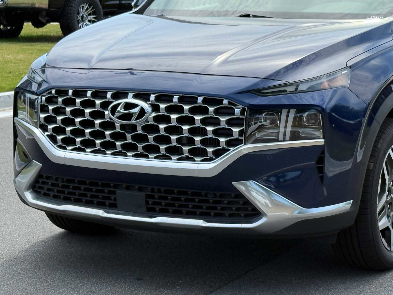 Used 2023 Hyundai Santa Fe Limited AWD/4WD image 9