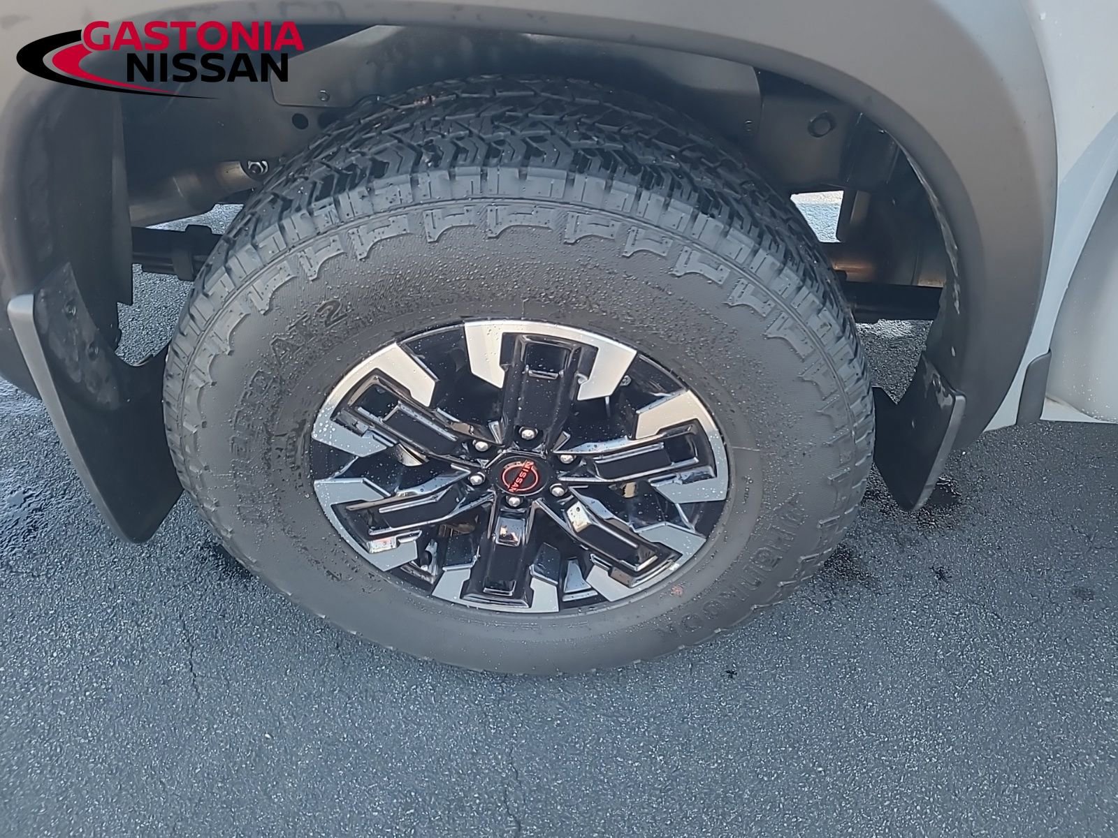 Used 2024 Nissan Frontier Pro-X w/ Technology Package image 17