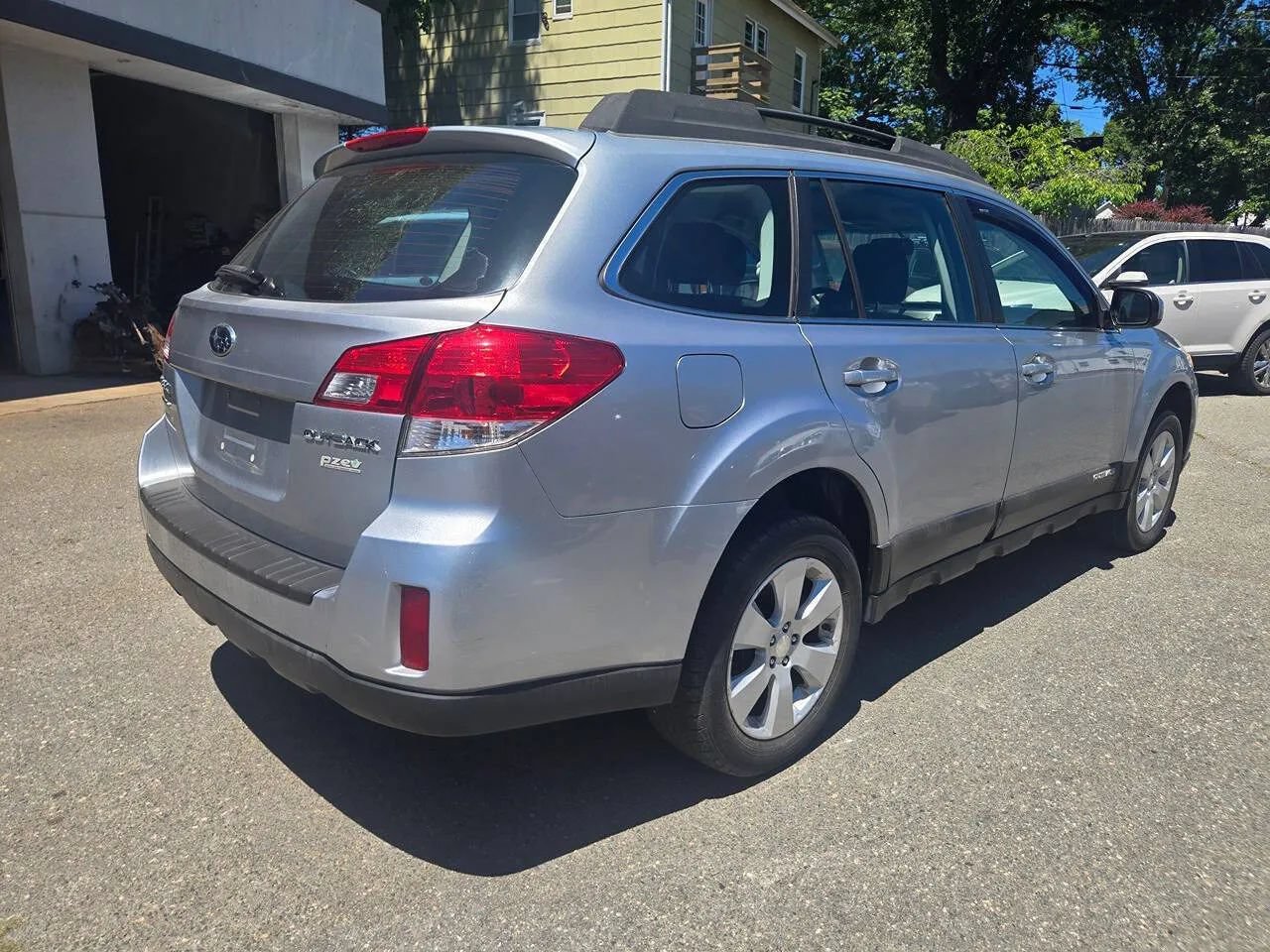 Used 2012 Subaru Outback 2.5i AWD/4WD image 15