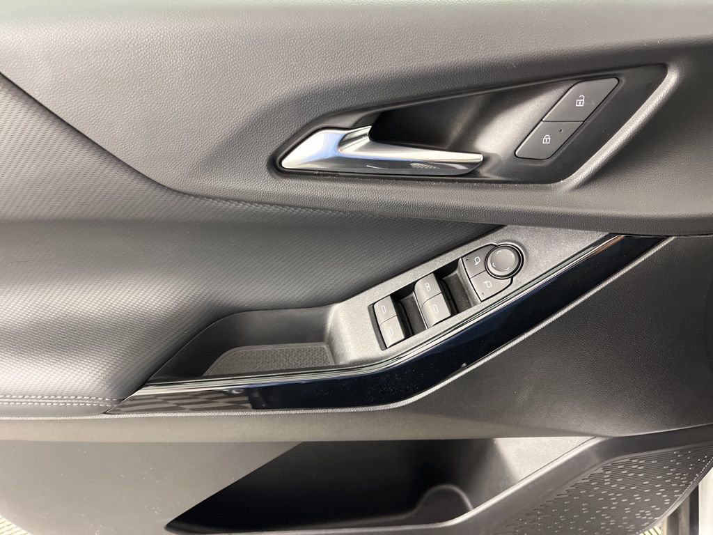 Certified 2025 Chevrolet Equinox LT FWD image 24