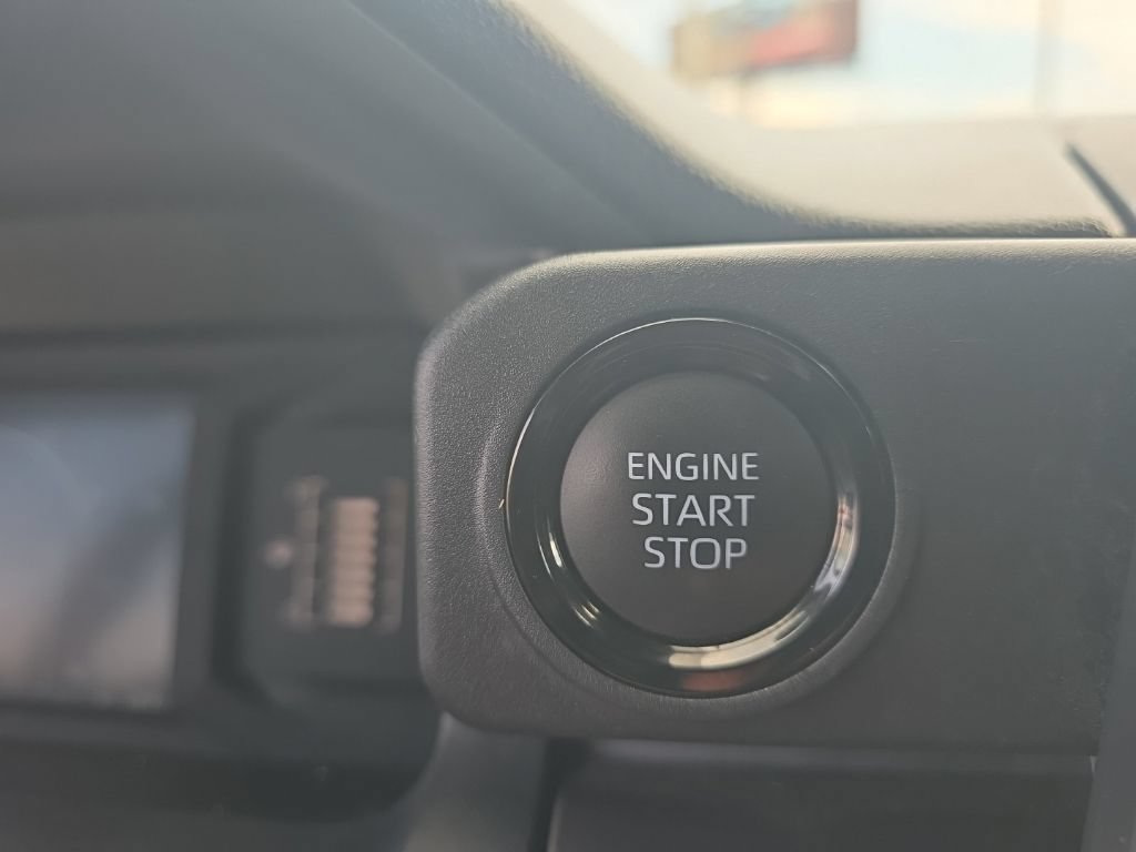 Certified 2025 Toyota Tacoma SR5 AWD/4WD image 24
