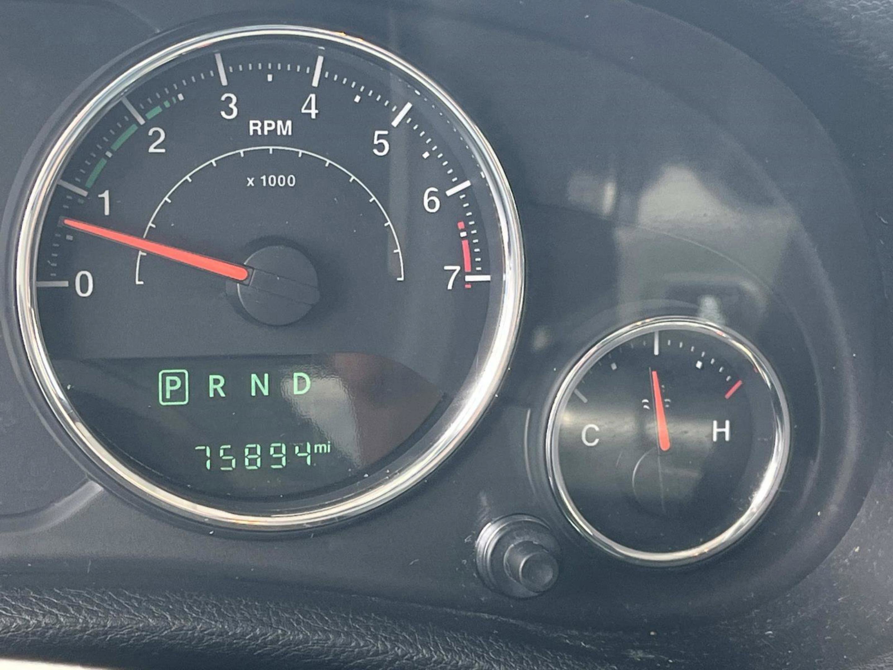 Used 2018 Jeep Wrangler Unlimited Sahara w/ Dual Top Group image 39