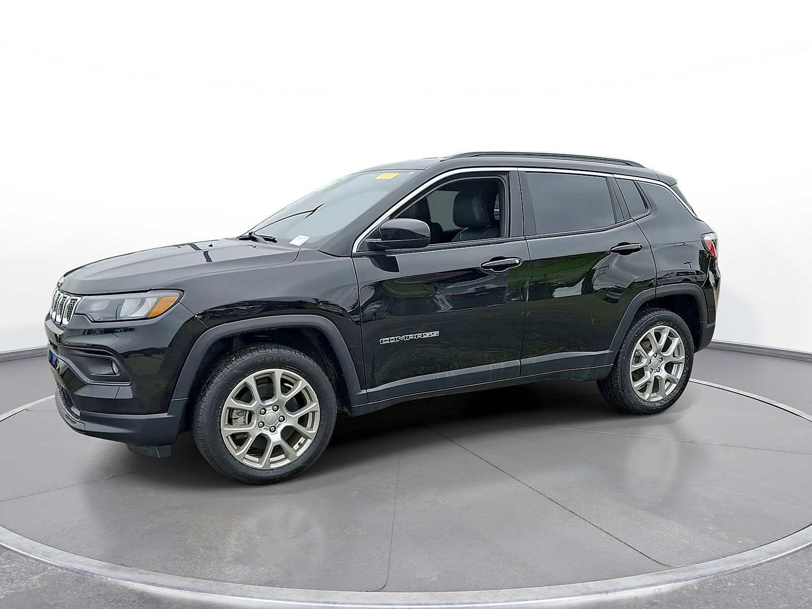 Used 2023 Jeep Compass Latitude AWD/4WD image 4
