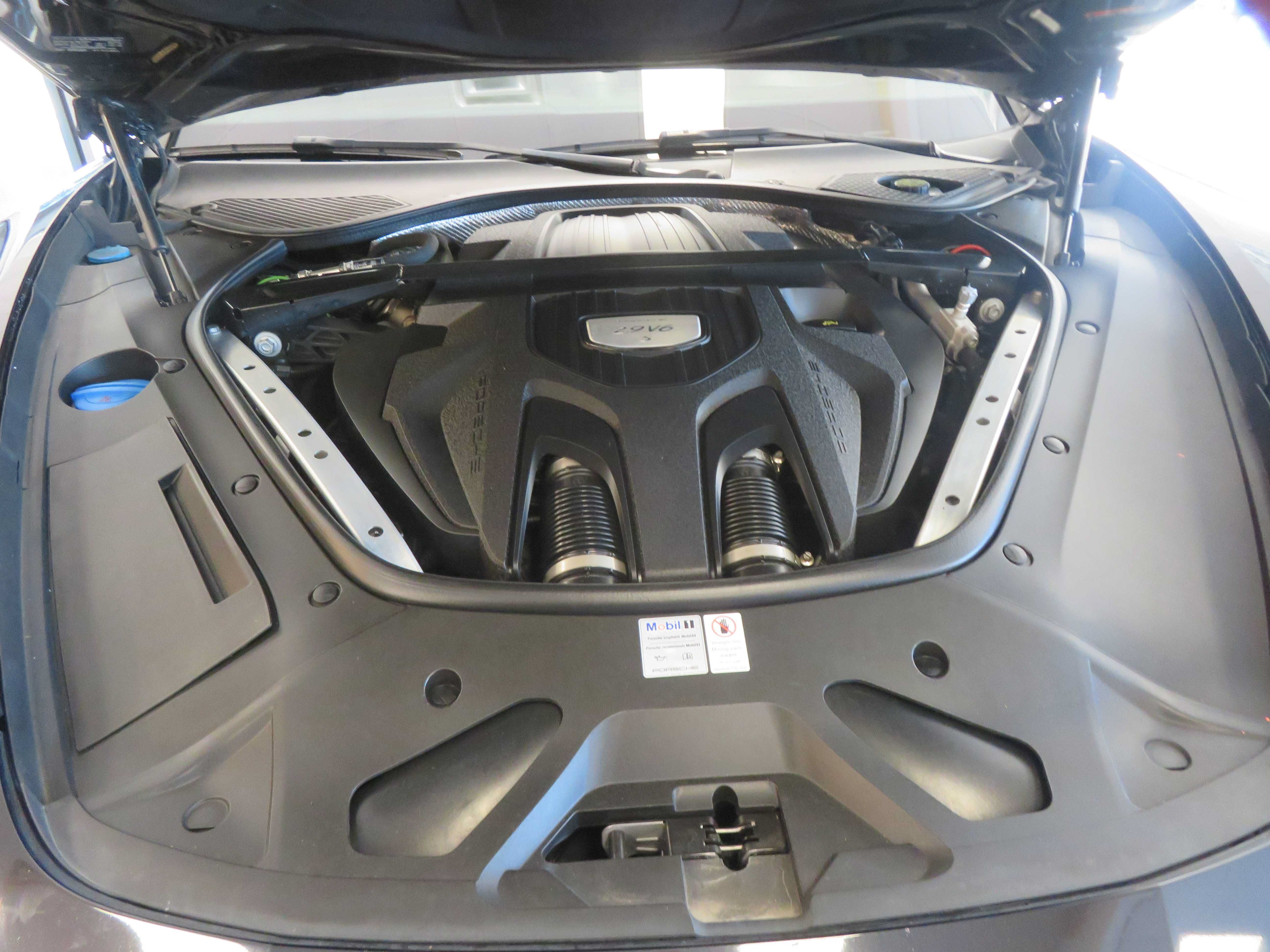 Used 2018 Porsche Panamera 4S AWD/4WD image 62