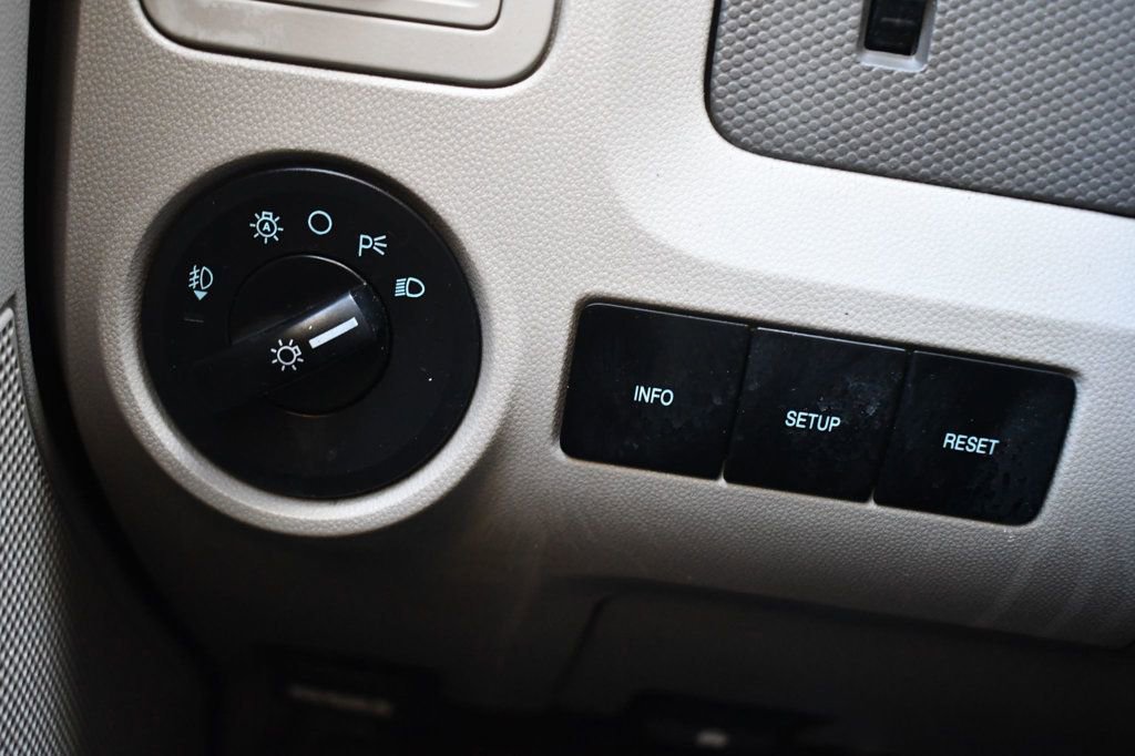 Used 2009 Ford Escape XLT image 18