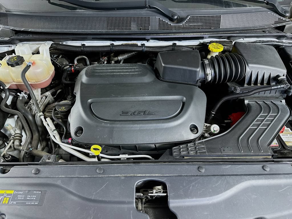 Certified 2023 Chrysler Voyager LX FWD image 39