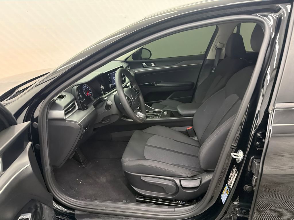 Used 2023 Kia K5 LXS image 9