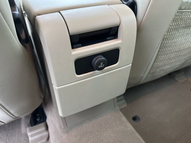 Used 2010 Volvo XC70 T6 image 12