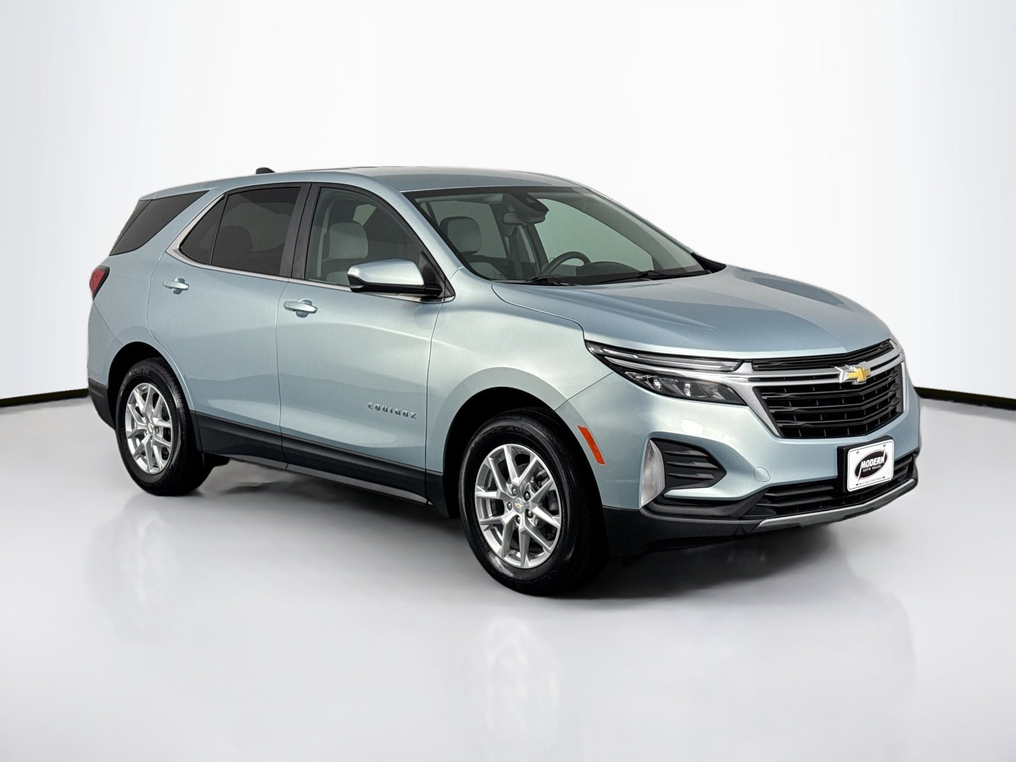 Used 2022 Chevrolet Equinox LT AWD/4WD image 2