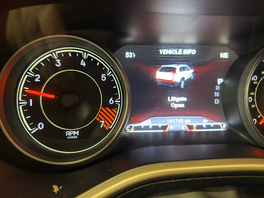 Used 2015 Jeep Cherokee Limited image 18