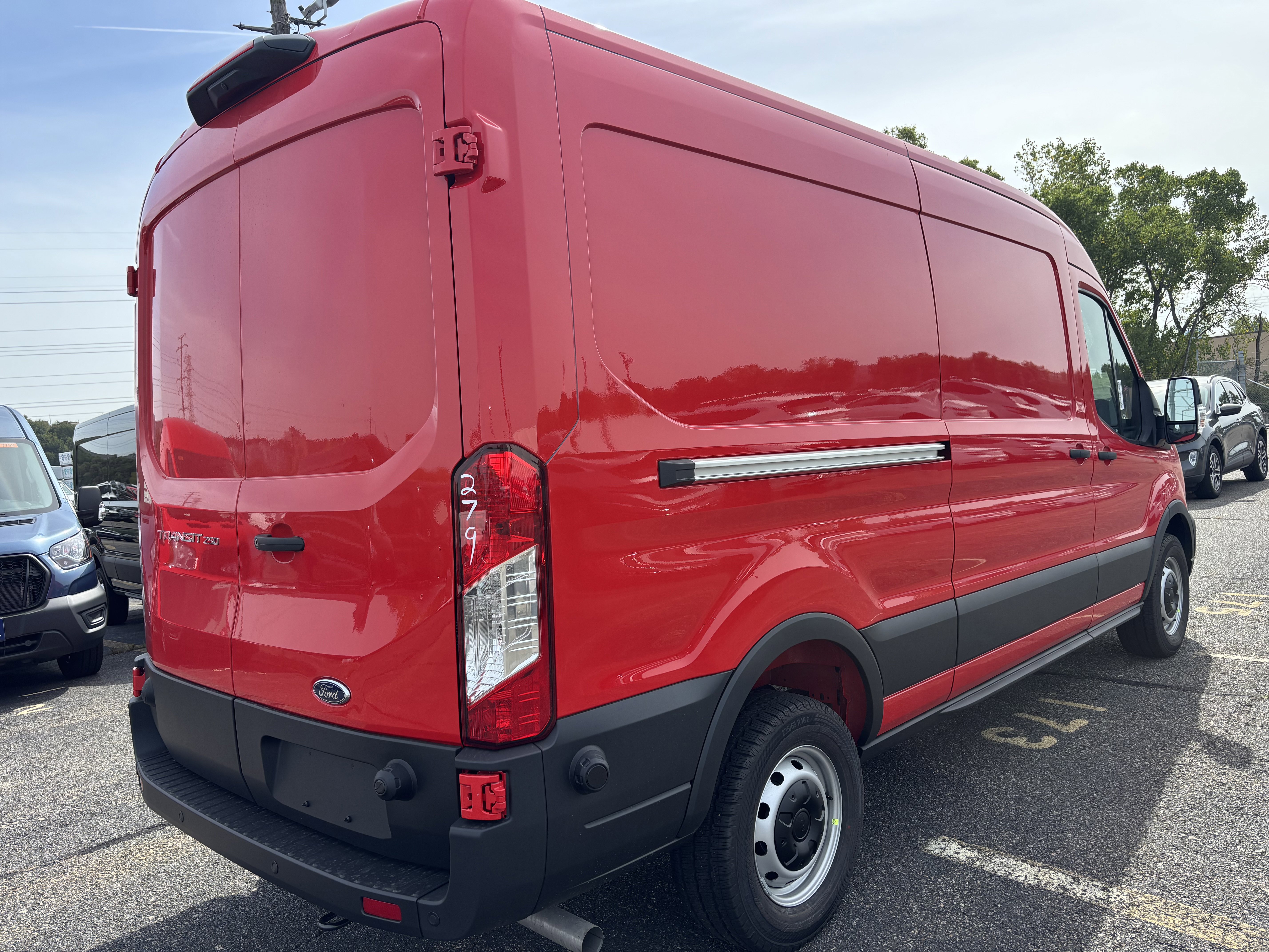 New 2025 Ford Transit 250 148 Medium Roof image 8