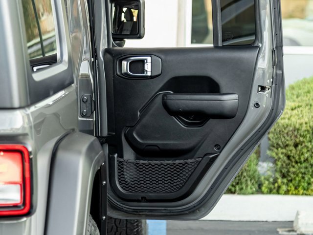 Used 2022 Jeep Wrangler Unlimited Sport image 23