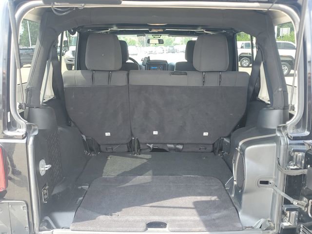 Used 2011 Jeep Wrangler Unlimited Sahara w/ Dual Top Group AWD/4WD image 10