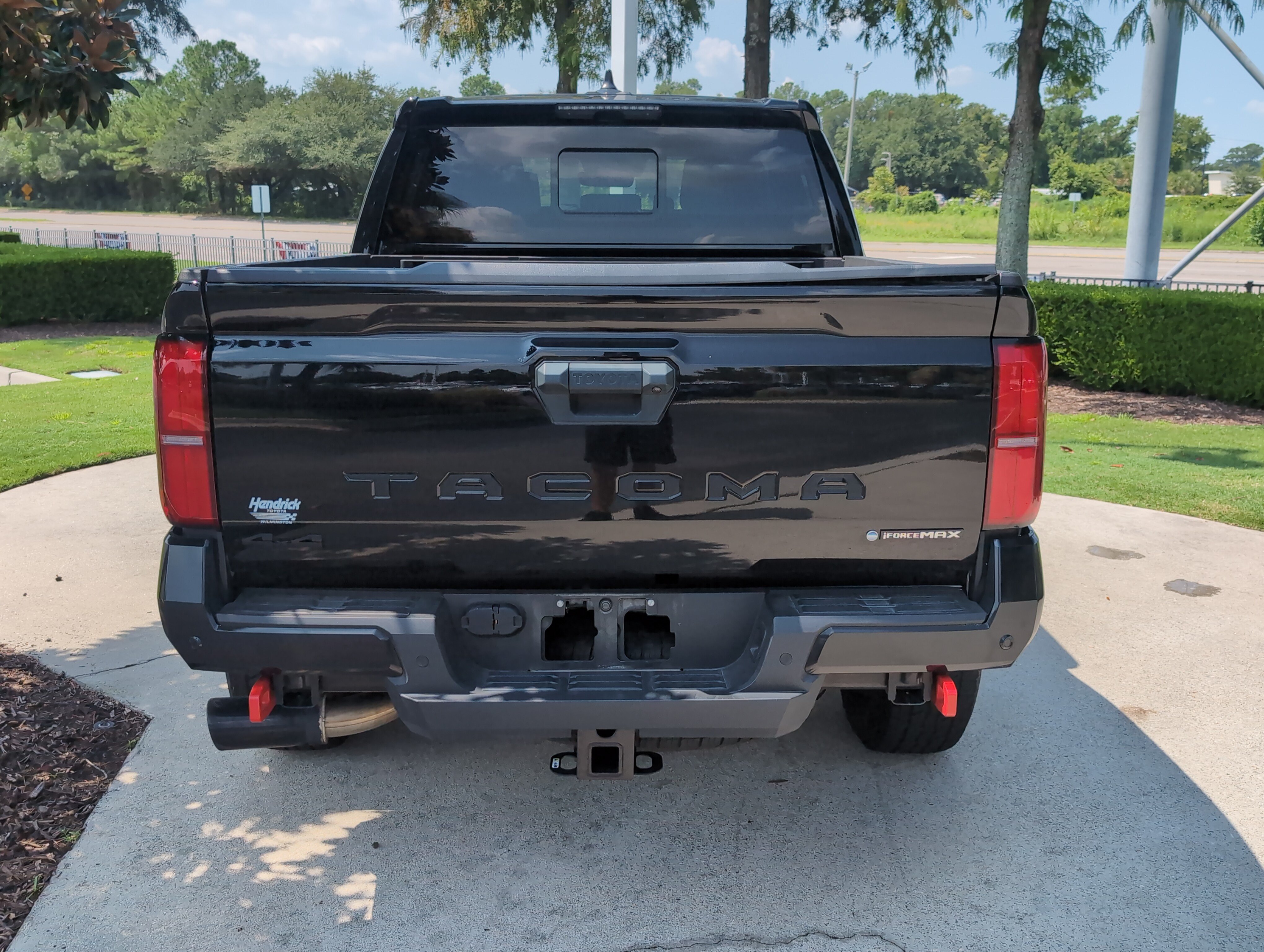 Used 2024 Toyota Tacoma TRD Off-Road w/ TRD Off Road Upgrade Package AWD/4WD image 9