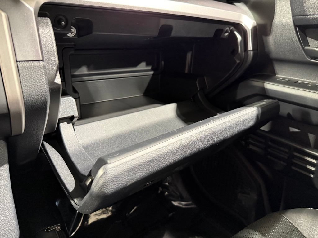 Certified 2025 Toyota 4Runner 4WD image 31