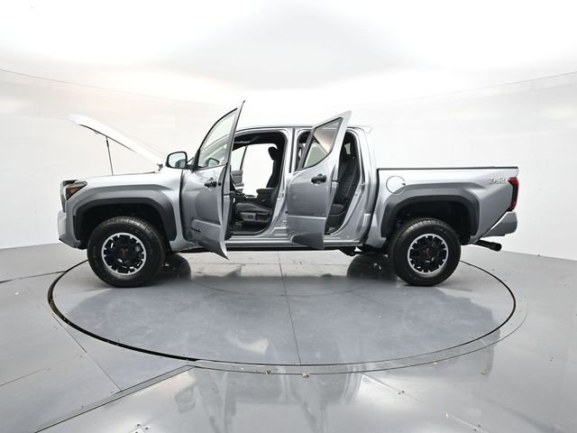 Used 2024 Toyota Tacoma TRD Off-Road AWD/4WD image 42