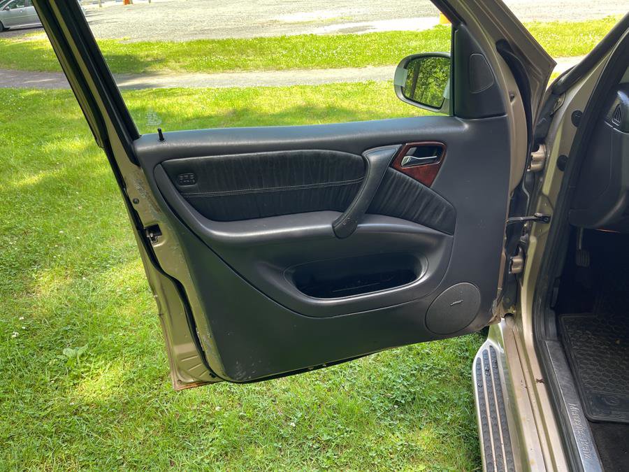 Used 2002 Mercedes-Benz ML 320 4MATIC image 28