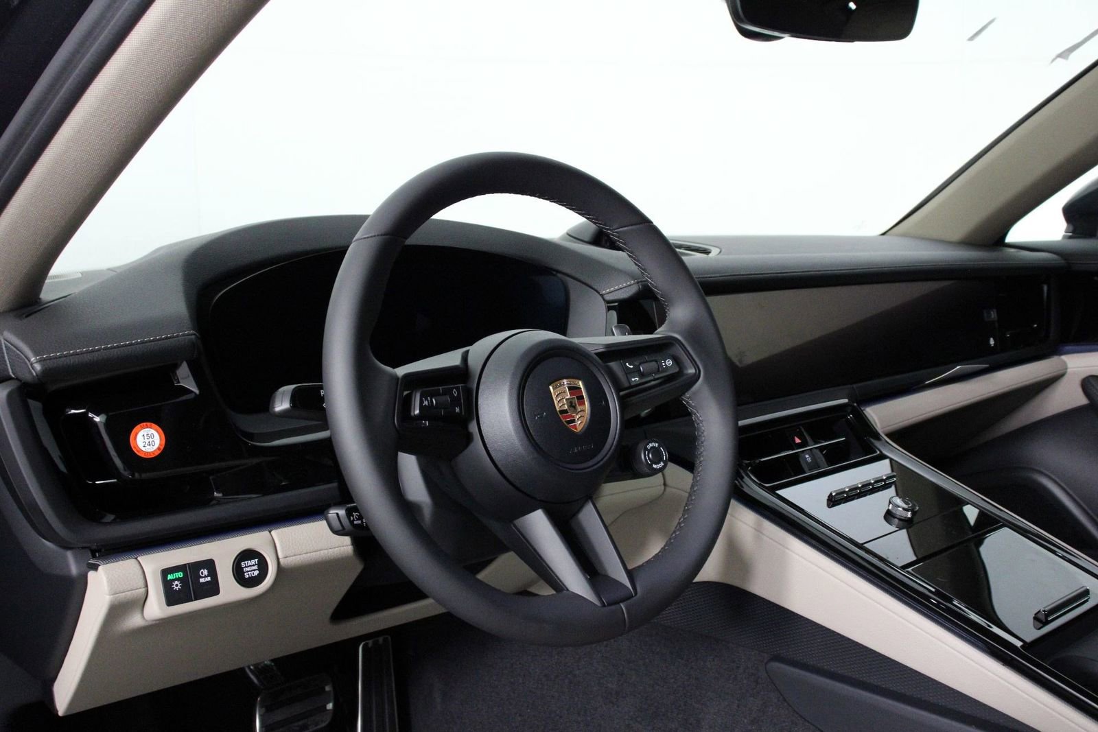 New 2026 Porsche Panamera 4 image 4