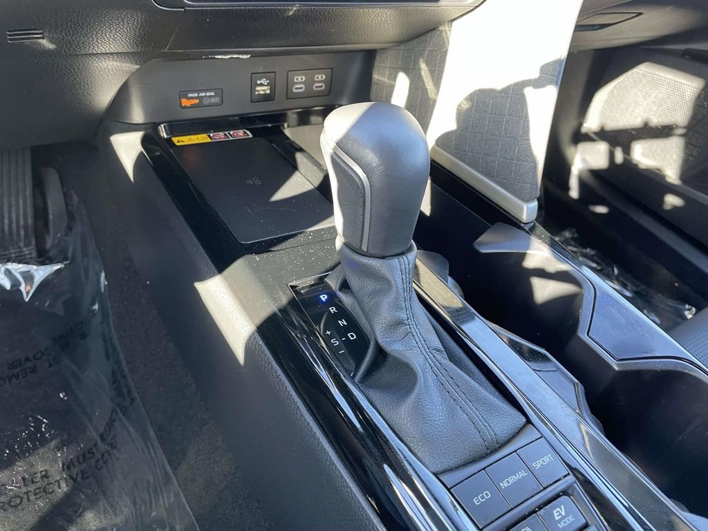 Used 2025 Toyota Camry XLE image 29