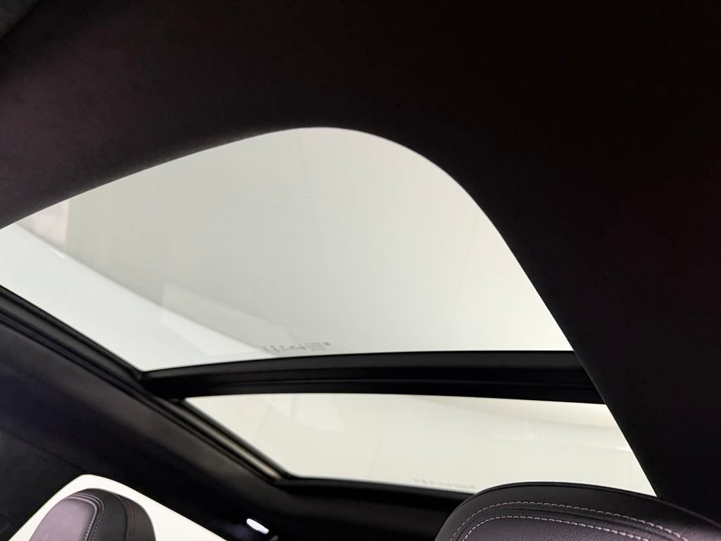 Used 2025 Chevrolet Equinox EV RS FWD image 25