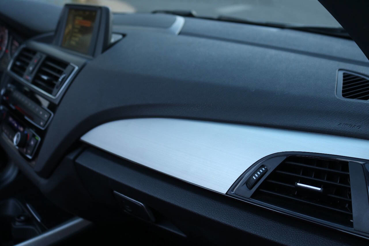 Used 2015 BMW M235i Convertible image 32