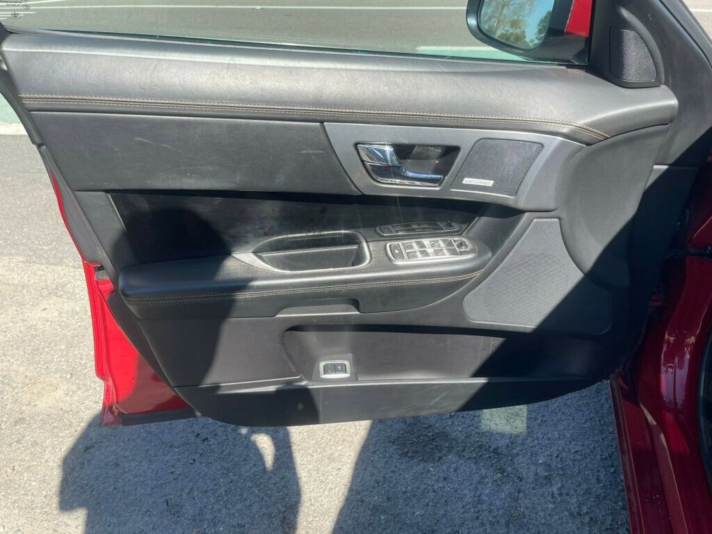 Used 2012 Jaguar XF R image 7