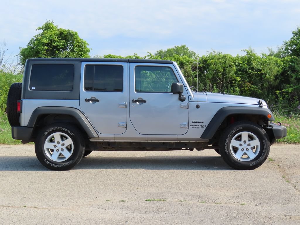 Used 2018 Jeep Wrangler Unlimited Sport S AWD/4WD image 2