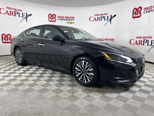 Used 2023 Nissan Altima 2.5 SV