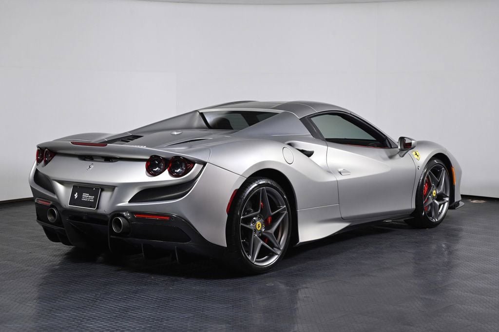 Certified 2022 Ferrari F8 Tributo RWD image 9