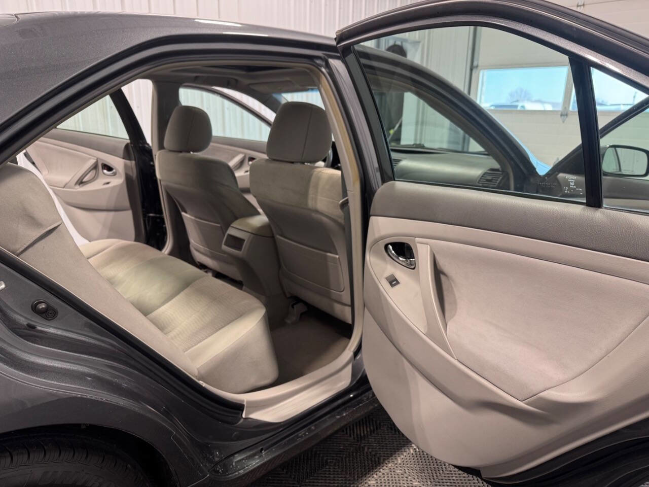 Used 2011 Toyota Camry LE w/ LE Extra-Value Pkg image 21