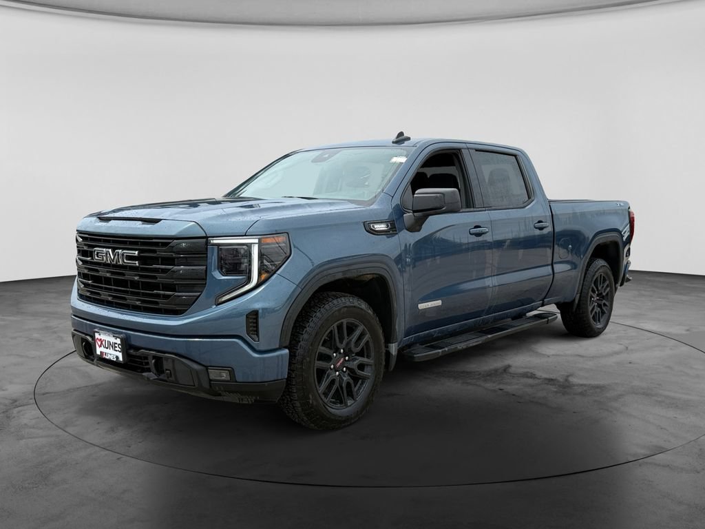 Used 2024 GMC Sierra 1500 Elevation w/ LPO, Elevation Black Package AWD/4WD image 4