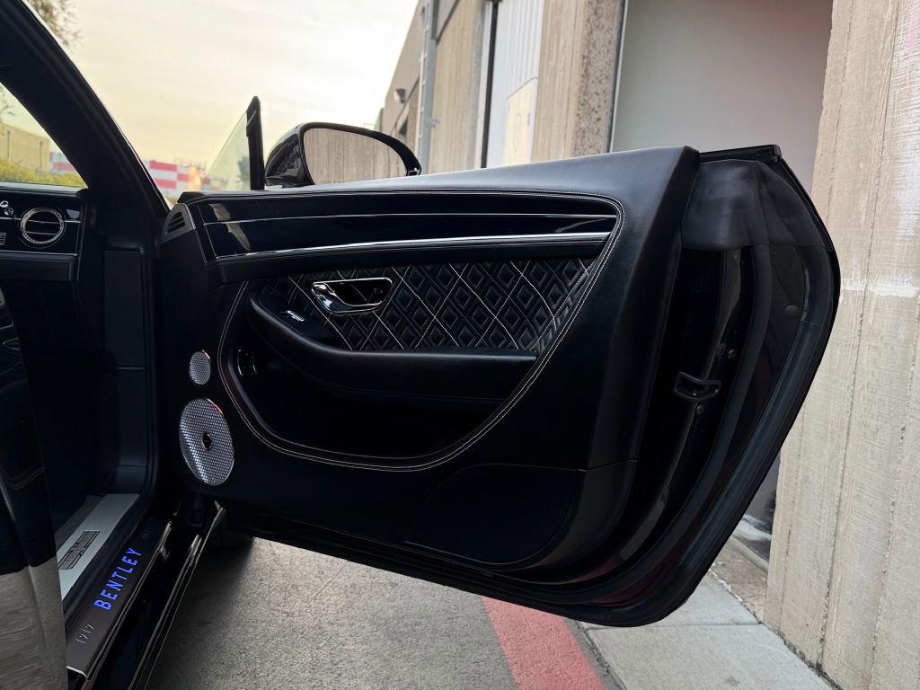 Used 2020 Bentley Continental GT V8 image 33