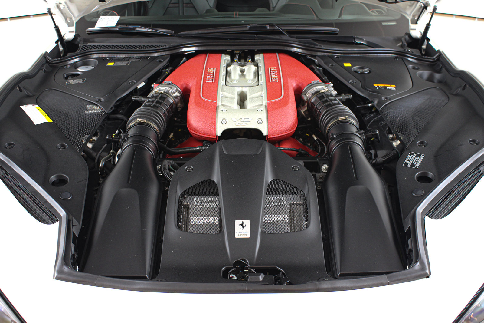 Used 2020 Ferrari 812 Superfast RWD image 64