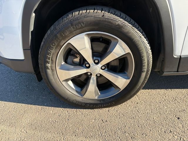 Used 2019 Jeep Cherokee Limited image 33