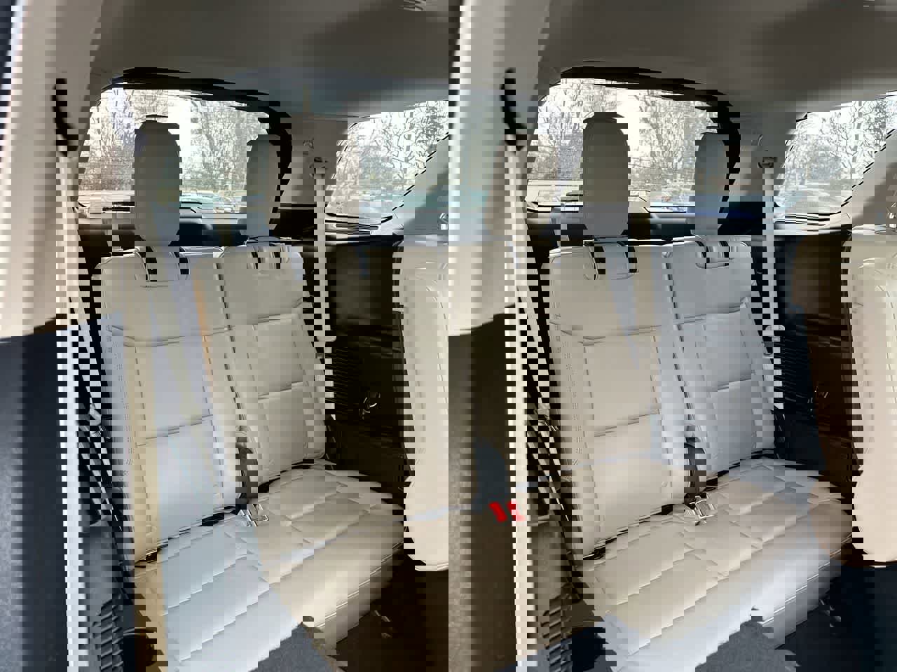 Used 2021 Ford Explorer XLT w/ Equipment Group 202A image 27