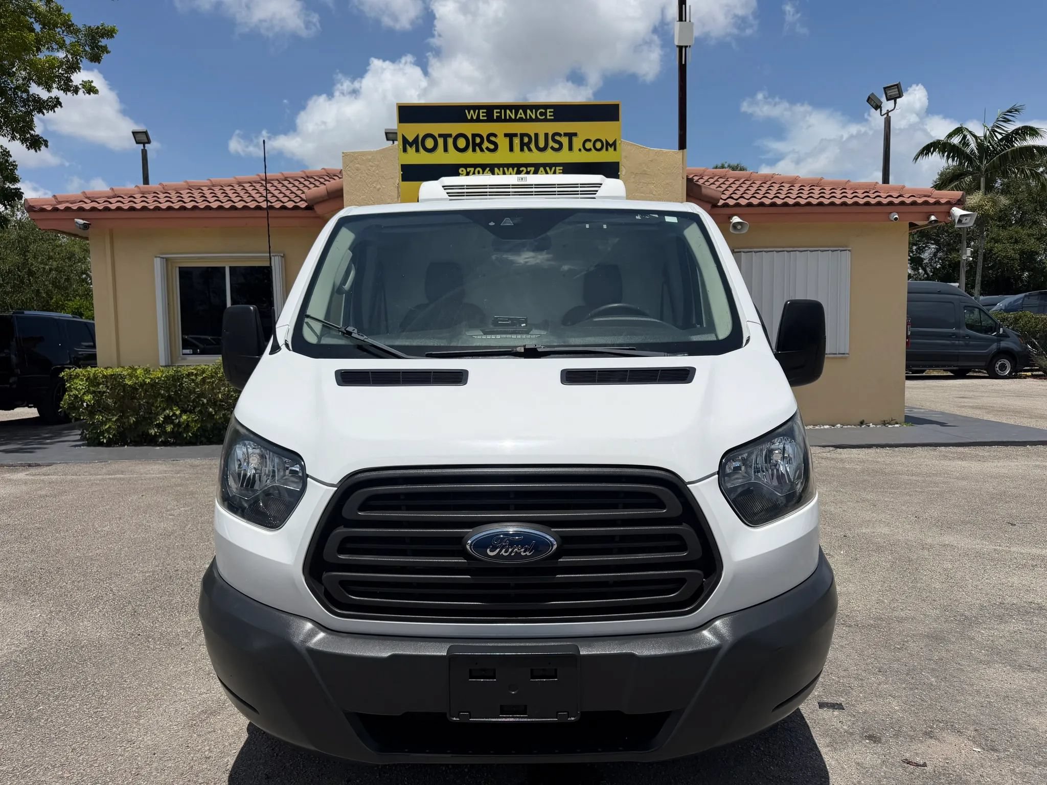 Used 2018 Ford Transit 150 130 Low Roof RWD image 10