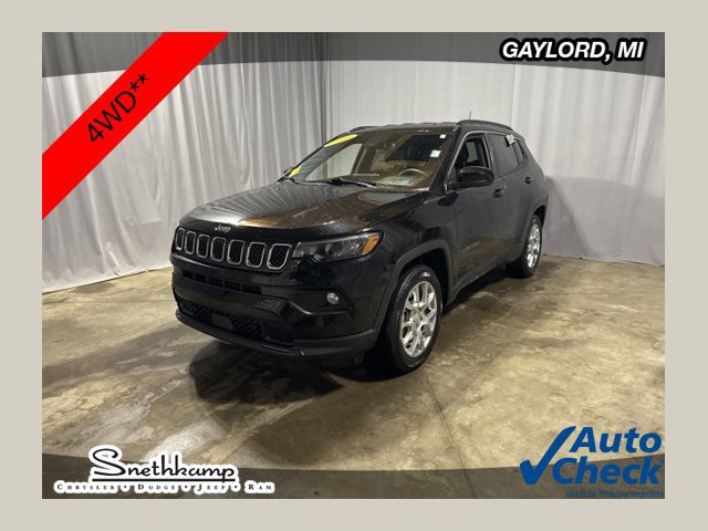 Used 2023 Jeep Compass Latitude AWD/4WD image 1