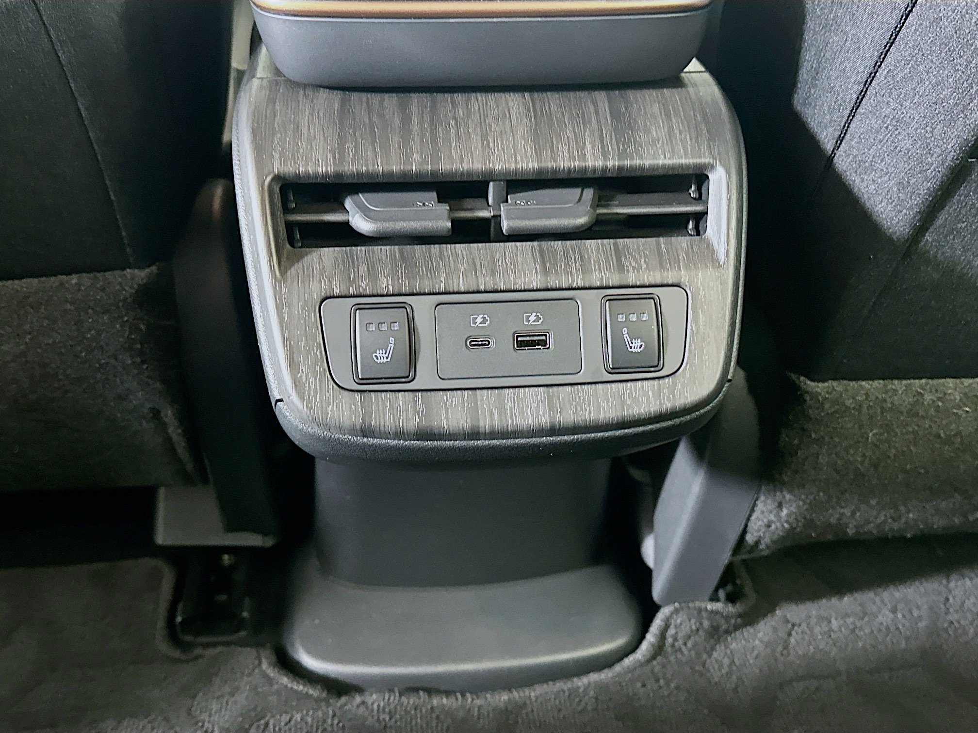 Used 2024 Nissan Ariya FWD image 27