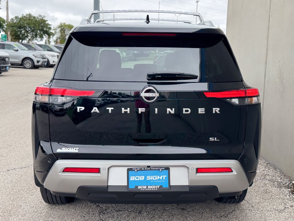 Used 2025 Nissan Pathfinder SL FWD image 34