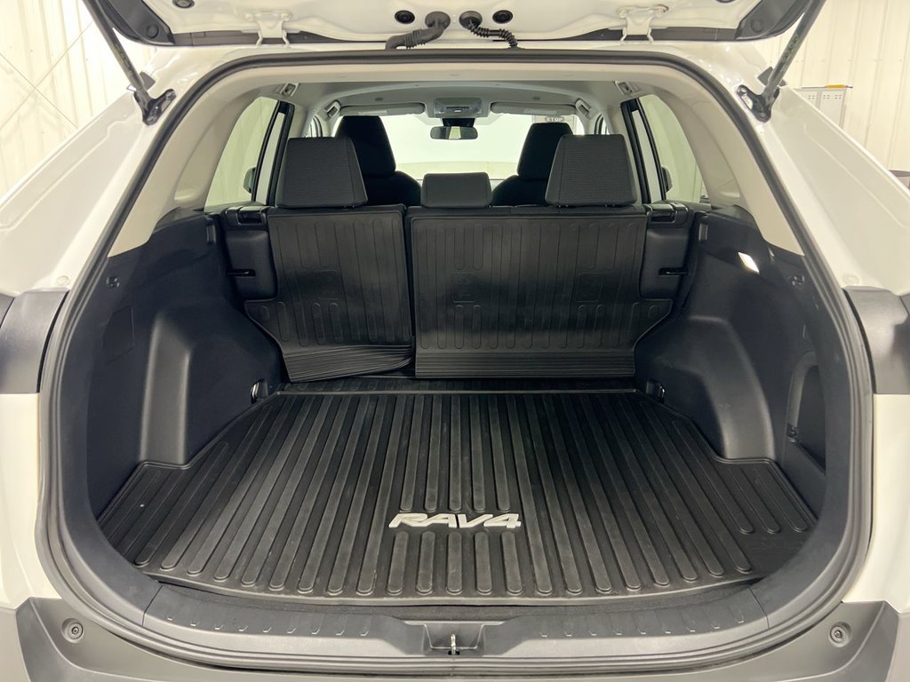 Used 2024 Toyota RAV4 LE AWD/4WD image 23