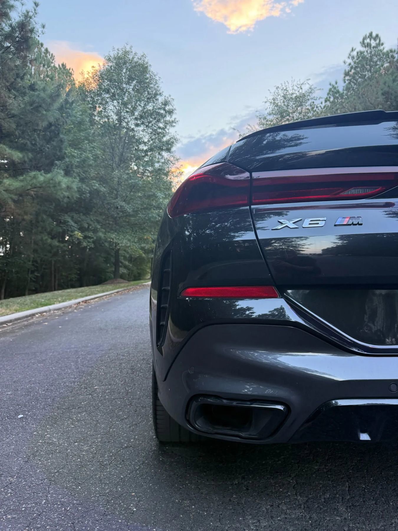 Used 2021 BMW X6 xDrive40i w/ Executive Package AWD/4WD image 18