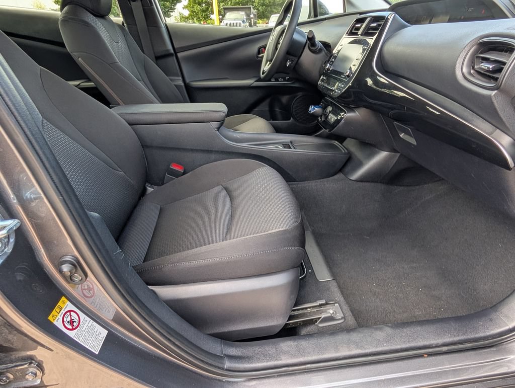Used 2021 Toyota Prius LE FWD image 21