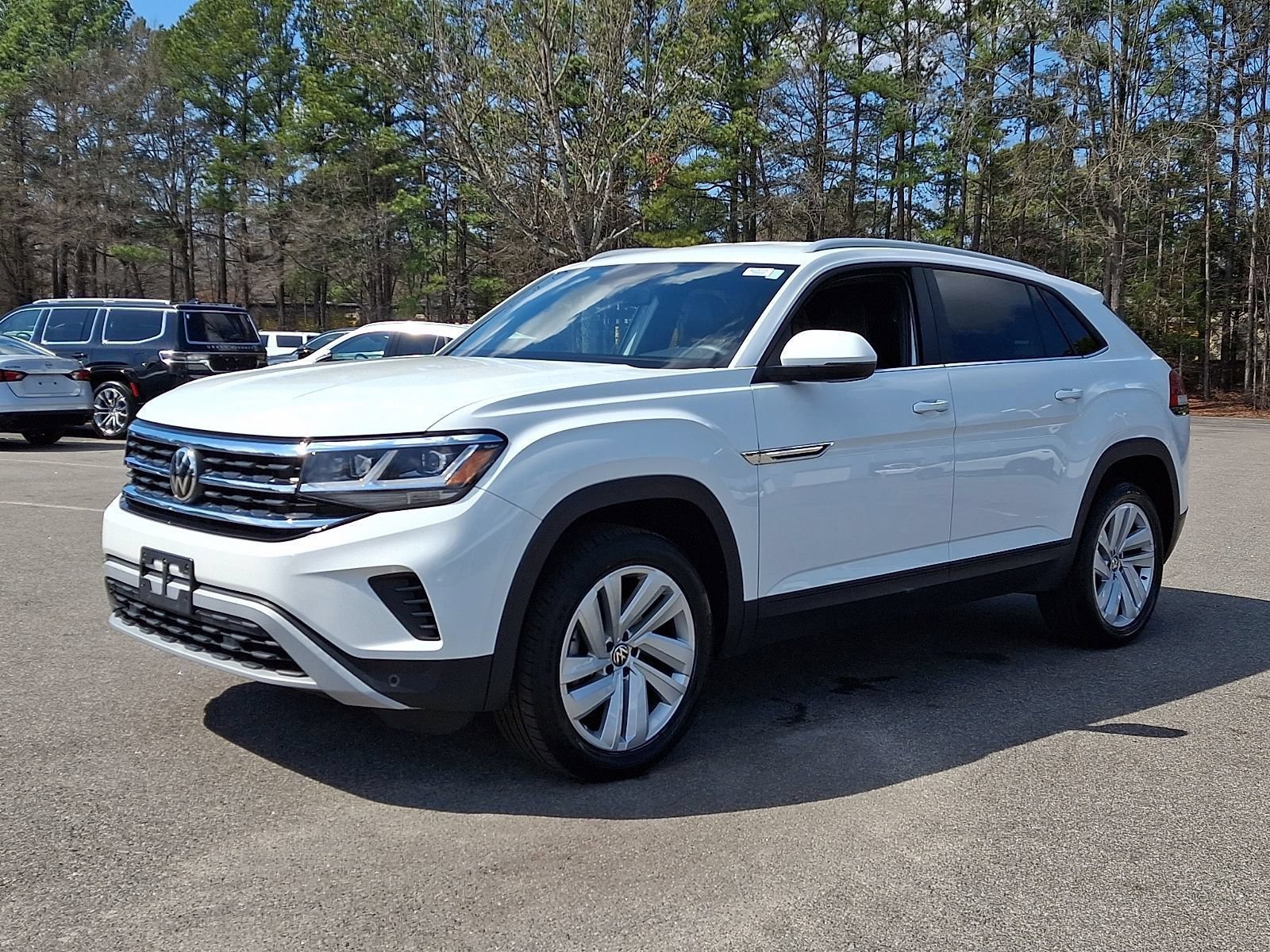 Used 2022 Volkswagen Atlas Cross Sport SE AWD/4WD image 3